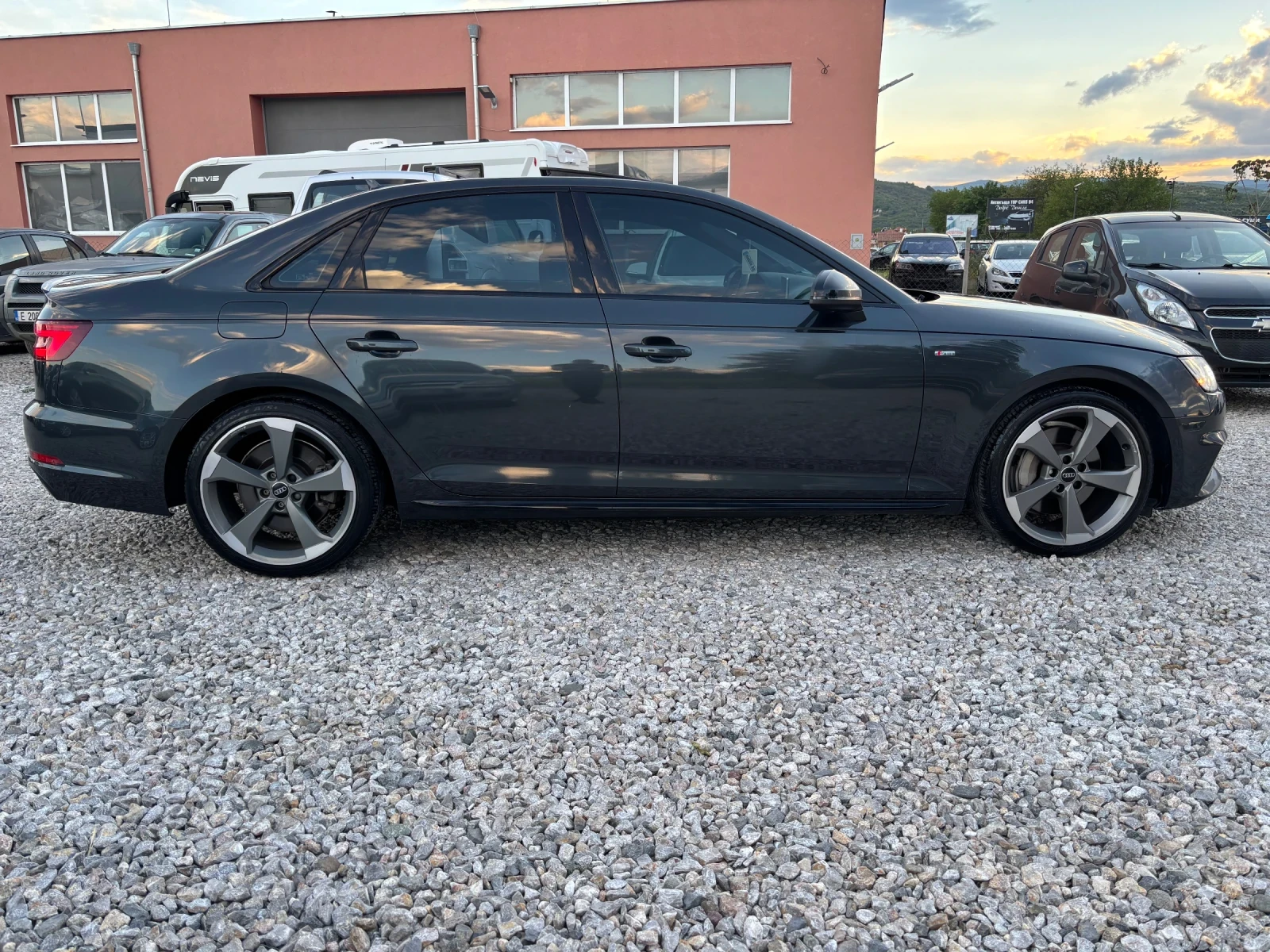 Audi A4 2.0TFSI, снимка 6 - Автомобили и джипове - 56185706