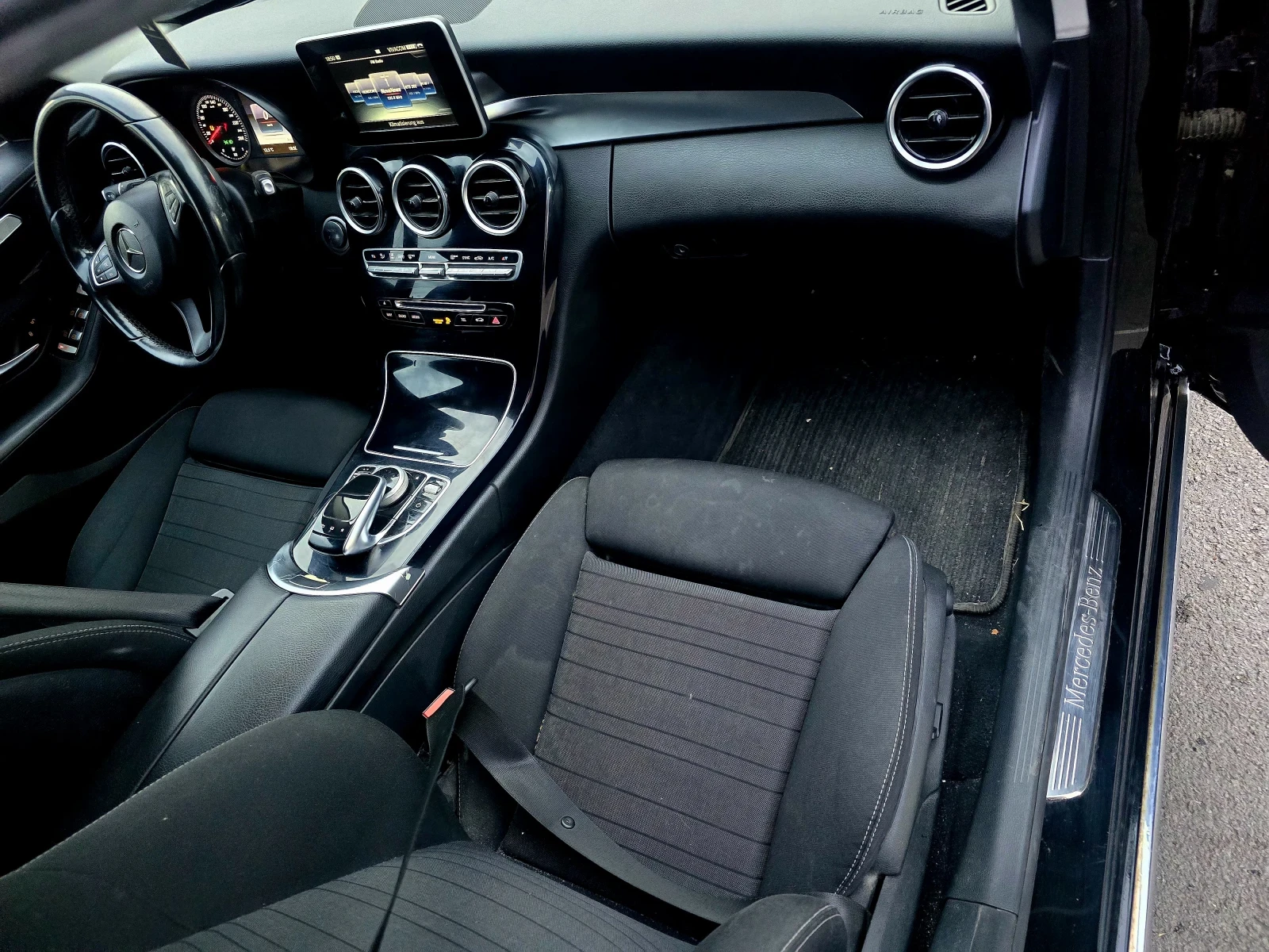 Mercedes-Benz C 220, снимка 4 - Автомобили и джипове - 56258769