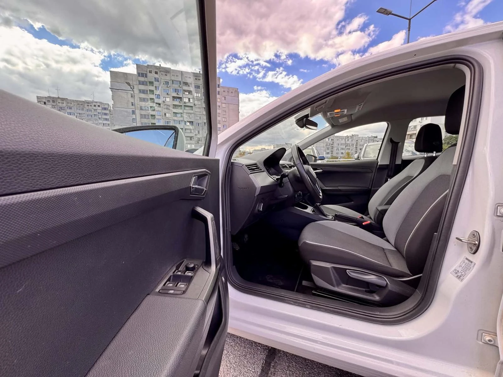 Seat Ibiza, снимка 9 - Автомобили и джипове - 56260329