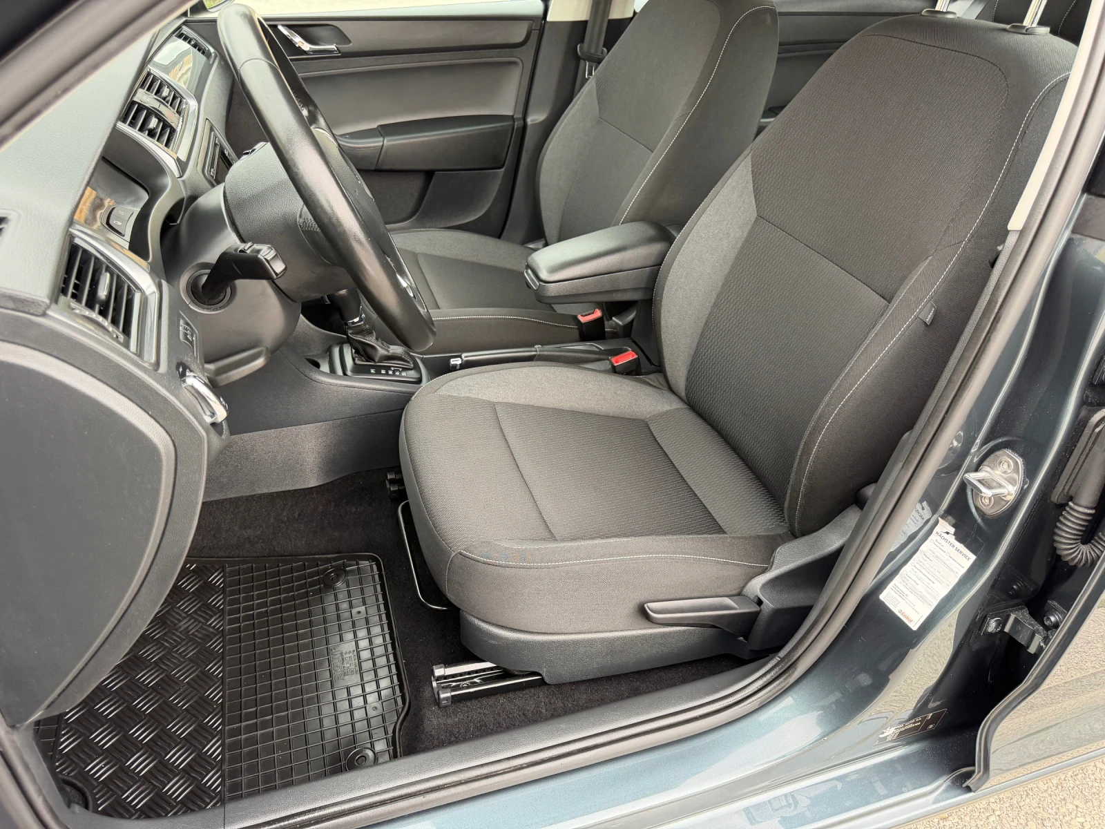 Skoda Rapid 1.6TDI 90к.с. ЕВРО5 АВТОМАТ ГЕРМАНИЯ, снимка 11 - Автомобили и джипове - 56270764