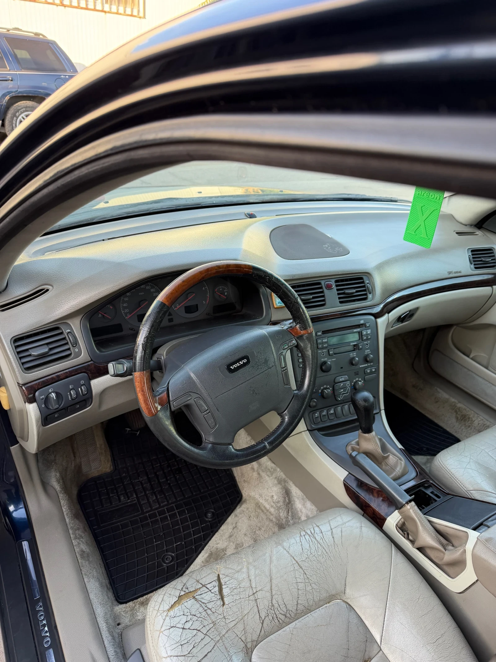 Volvo S80 2.5 ръчка, снимка 5 - Автомобили и джипове - 56338308
