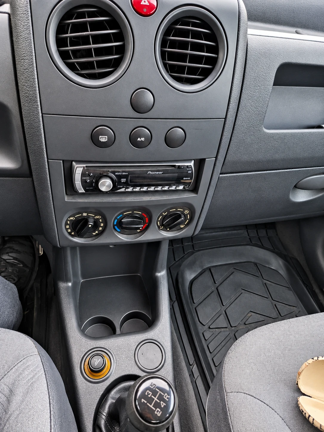 Citroen Berlingo 1.9, снимка 6 - Автомобили и джипове - 56645999