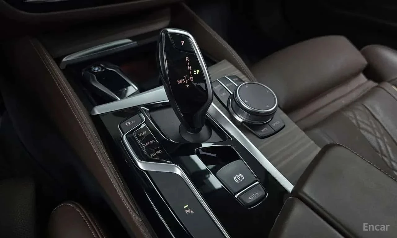 BMW 530, снимка 12 - Автомобили и джипове - 56710542
