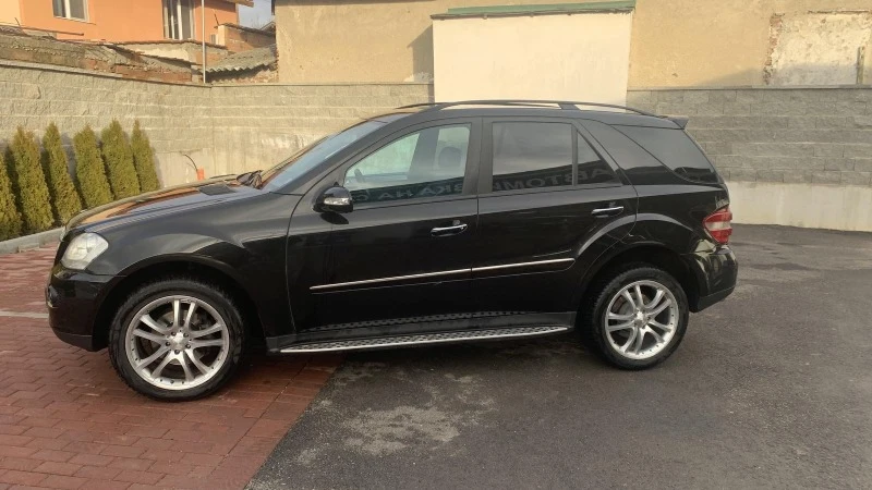 Mercedes-Benz ML 320, снимка 2 - Автомобили и джипове - 46610649