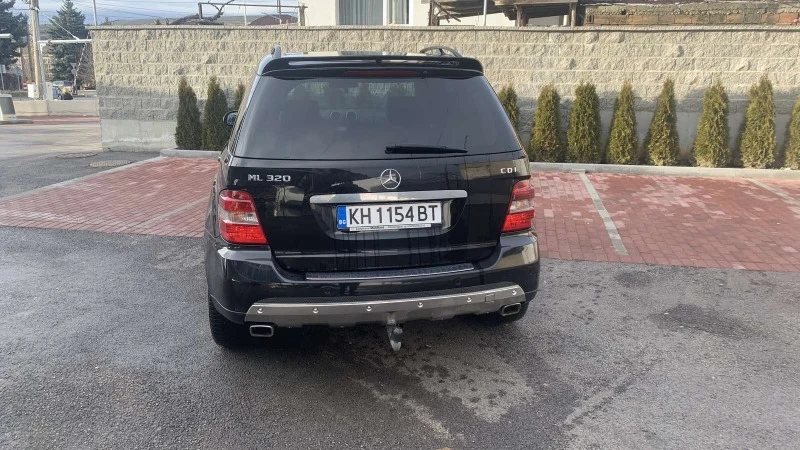 Mercedes-Benz ML 320, снимка 3 - Автомобили и джипове - 46610649