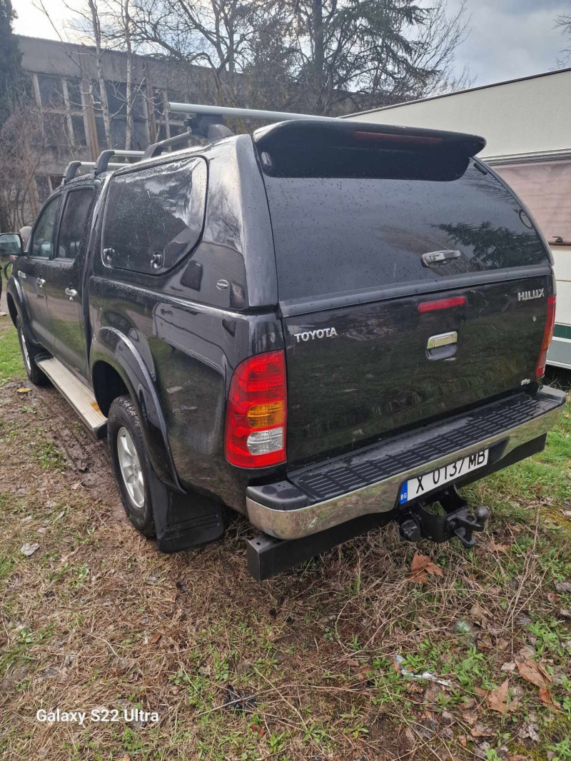 Toyota Hilux 2.5, снимка 11 - Автомобили и джипове - 45754120