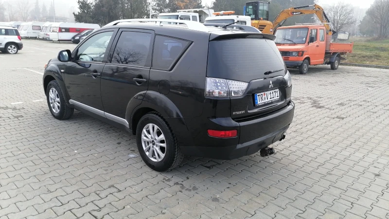 Mitsubishi Outlander 2.0 4x4, снимка 3 - Автомобили и джипове - 48717833