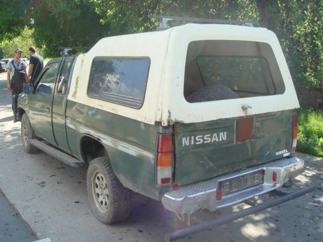 Nissan Titan king KING Cab, снимка 4 - Автомобили и джипове - 46834354