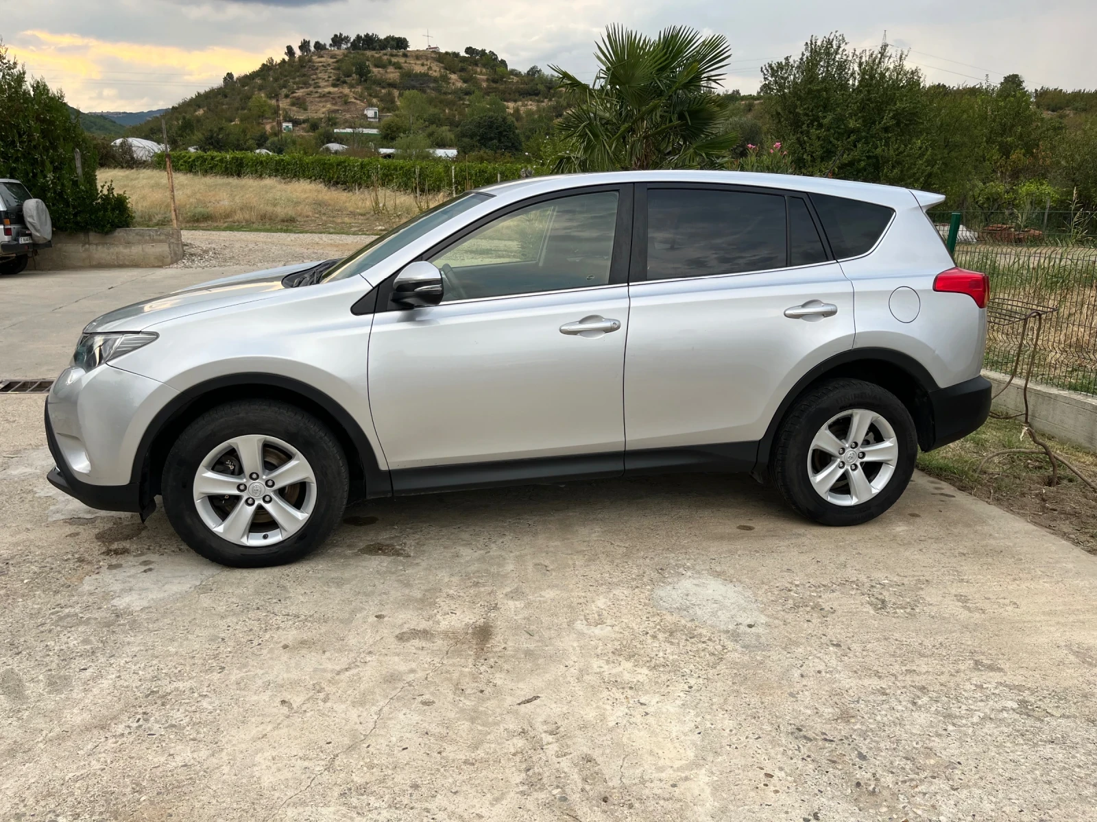 Toyota Rav4 Камера* Ел.Багажник* ТОП - изображение 3
