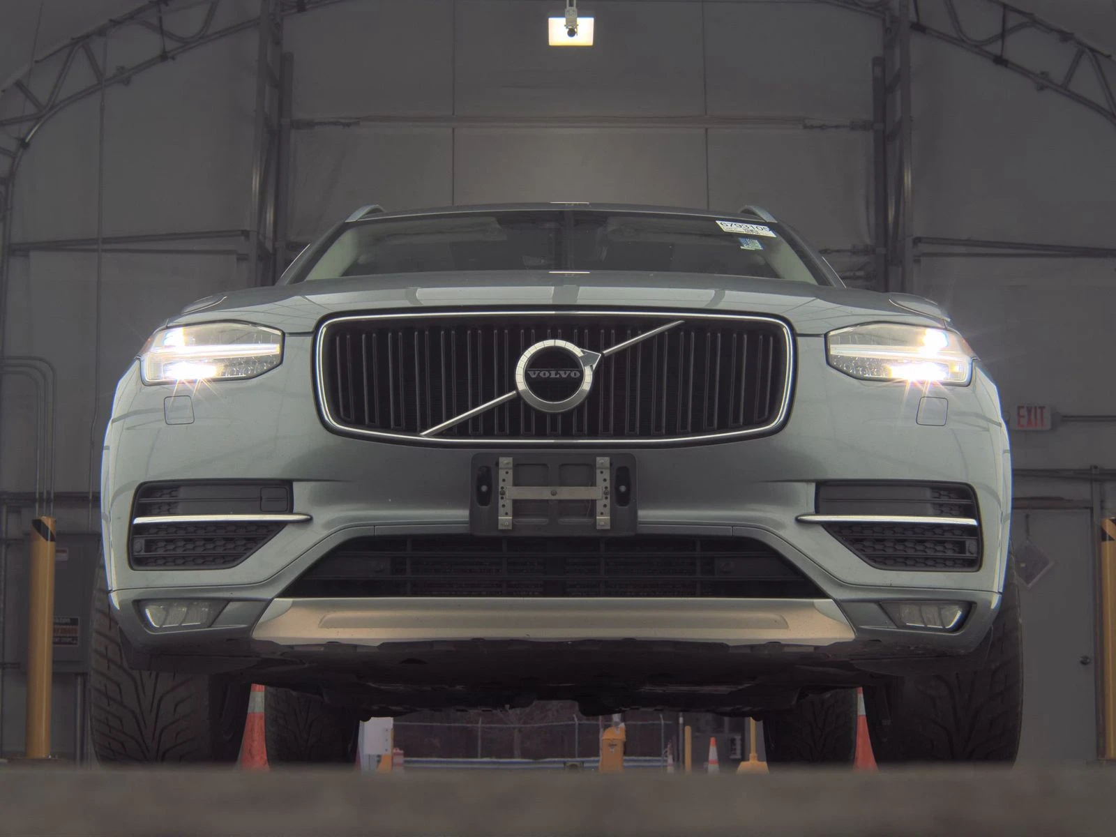 Volvo Xc90 T6* MOMENTUM* ДИГИТАЛНО* ТАБЛО* КАМЕРА* МАСАЖ* ДИС - изображение 5