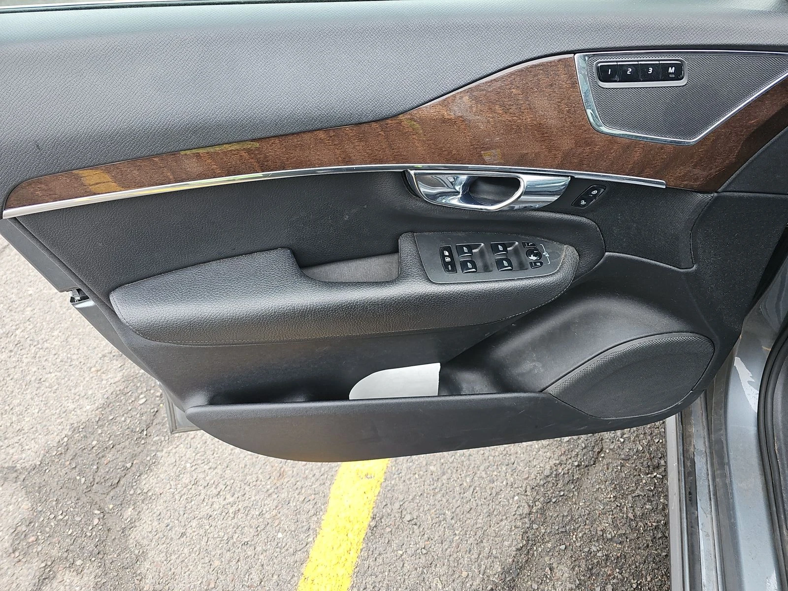 Volvo Xc90 T6* MOMENTUM* ДИГИТАЛНО* ТАБЛО* КАМЕРА* МАСАЖ* ДИС - изображение 9