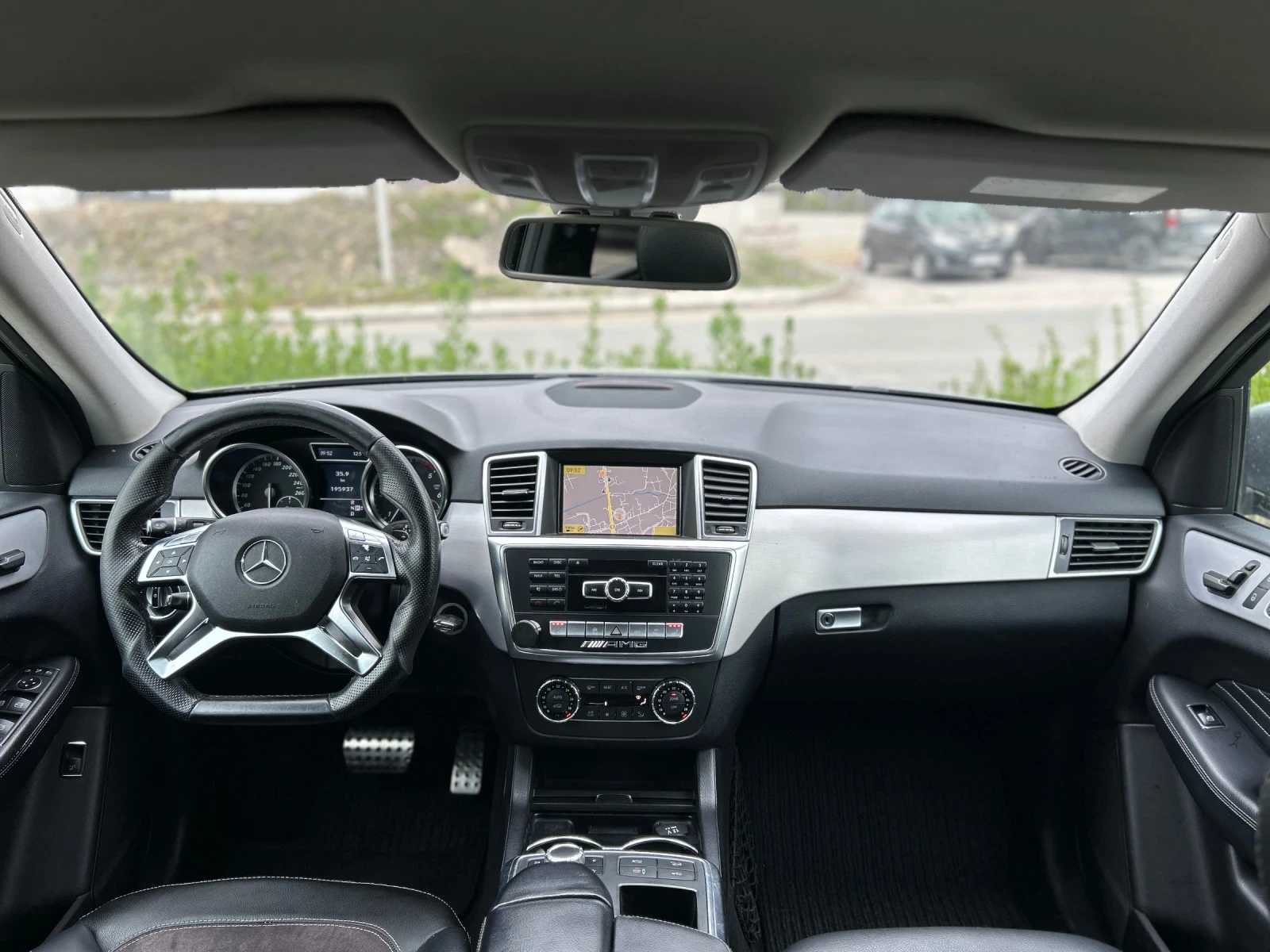 Mercedes-Benz ML 350 AMG* 4Matic, снимка 11 - Автомобили и джипове - 54214739