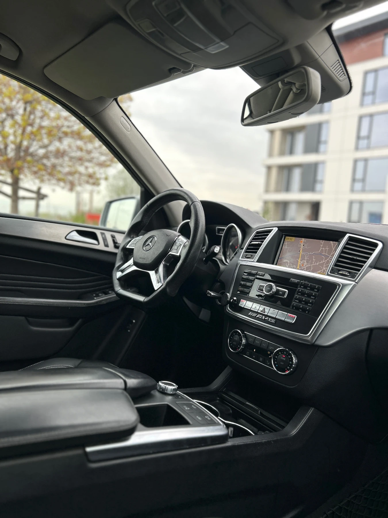 Mercedes-Benz ML 350 AMG* 4Matic, снимка 12 - Автомобили и джипове - 54214739