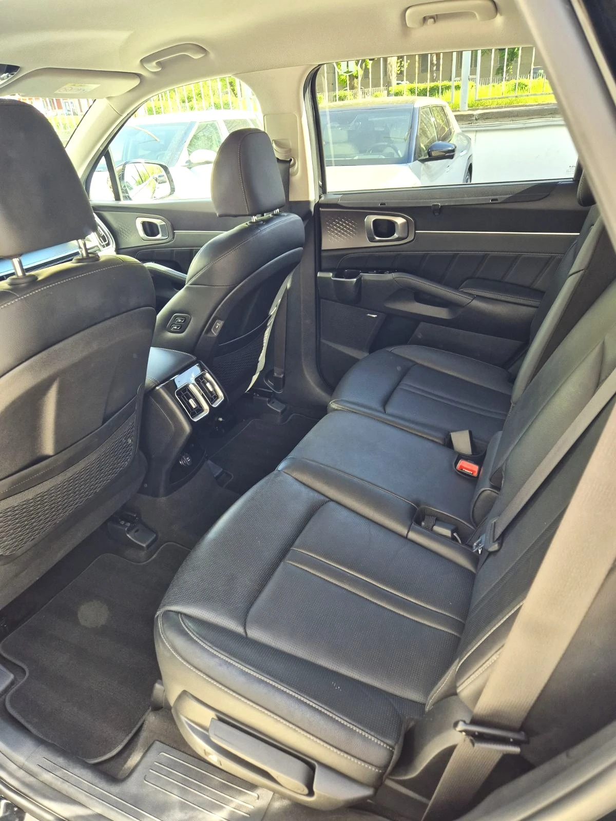 Kia Sorento, снимка 11 - Автомобили и джипове - 54354071