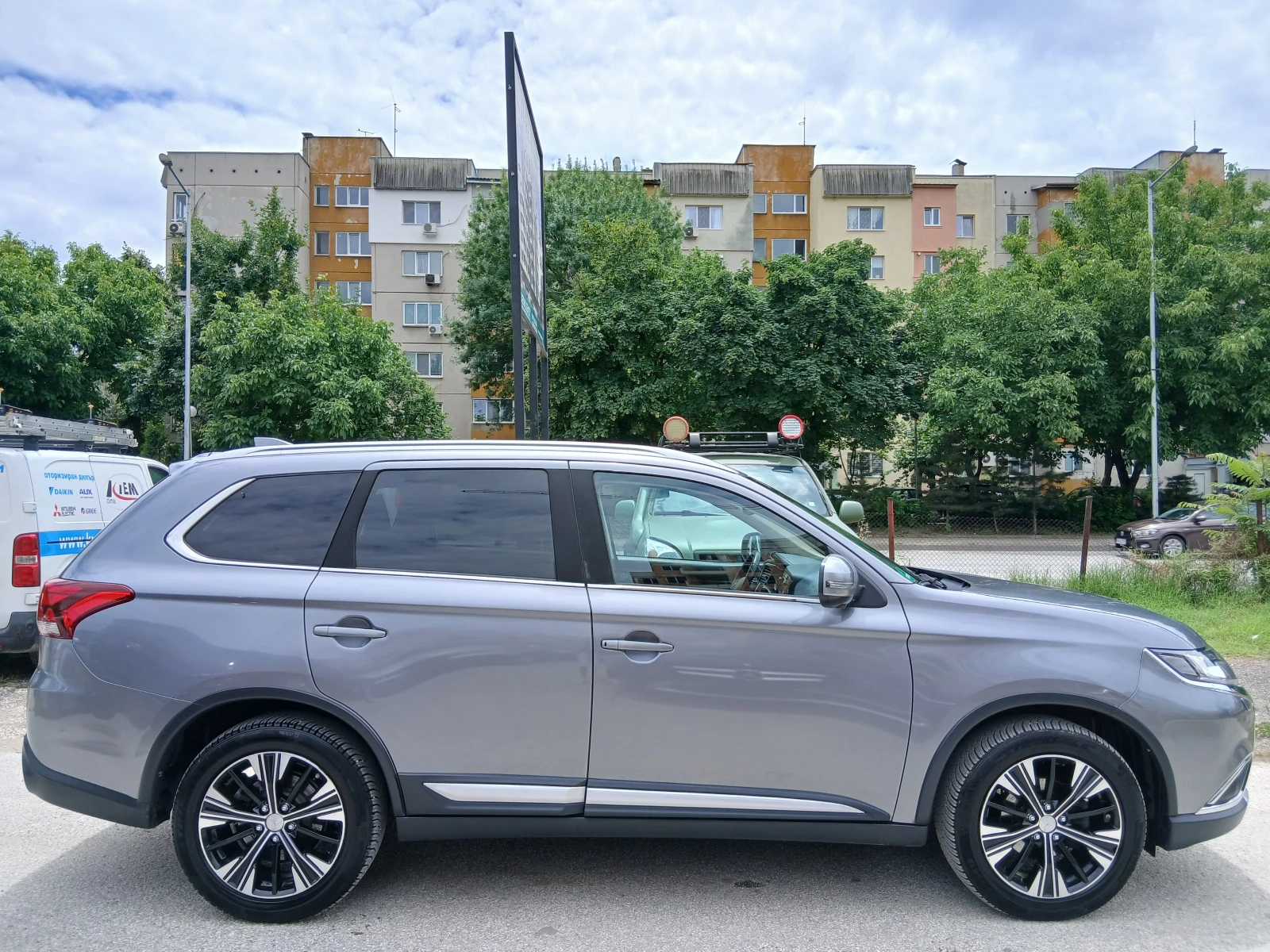 Mitsubishi Outlander 2.2DI-D 4WD AVTOMAT/KAMERA/NAVI EURO 6, снимка 7 - Автомобили и джипове - 54694589