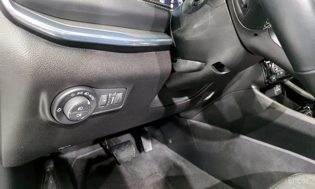 Jeep Compass S 2.4 AWD| 4WD| LEATHER| LED| NAVI| KAMERA| KEYLES | Mobile.bg � ����������� 15
