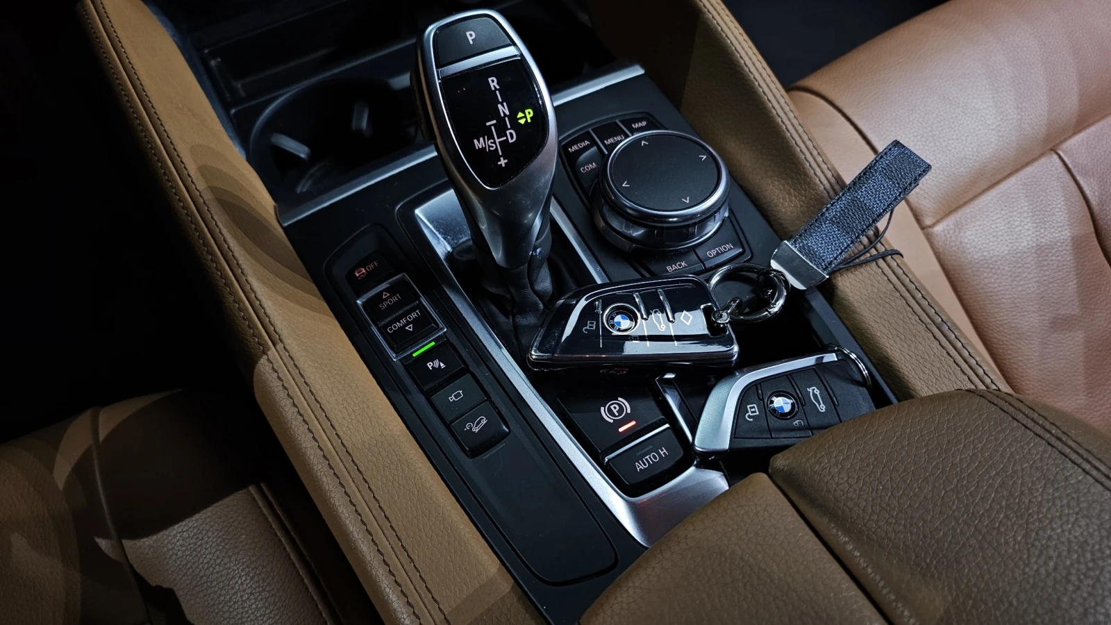 BMW X6 xDrive30d* ЕЛ. БАГАЖНИК* HUD* ЛЮК* КРАЙНА ЦЕНА, снимка 9 - Автомобили и джипове - 55367129