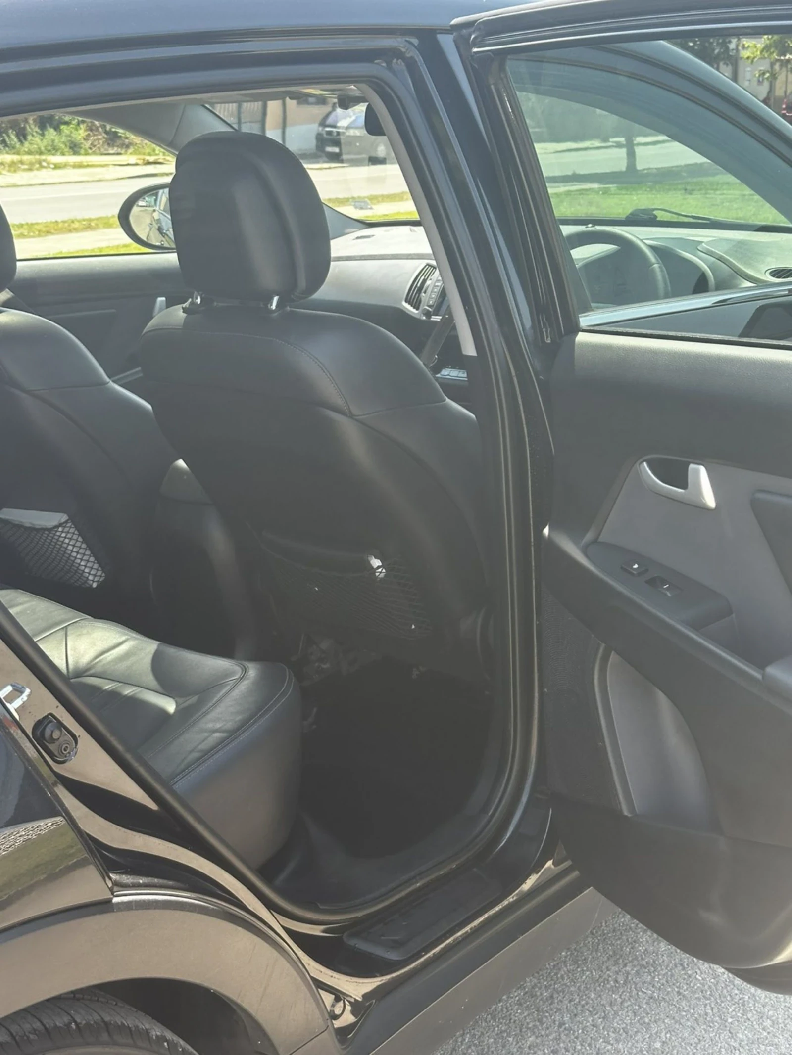 Kia Sportage 2.0 Crdi 4x4, снимка 9 - Автомобили и джипове - 55565786