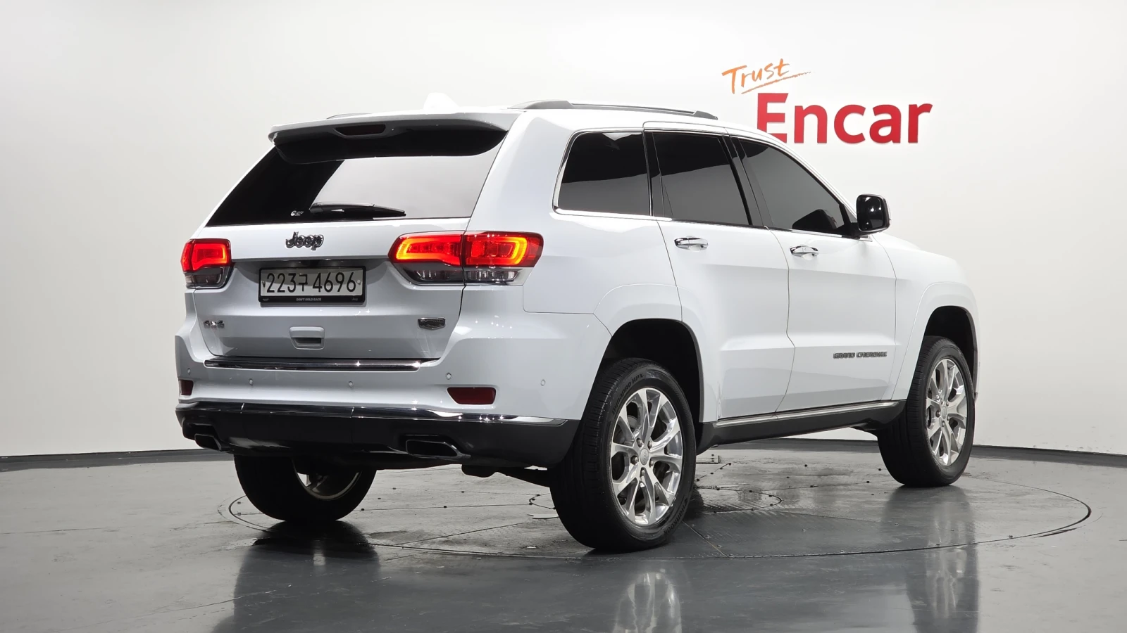 Jeep Cherokee 3.6* BLIND SPOT* ЕЛ. БАГАЖНИК* ЛЮК* КРАЙНА ЦЕНА, снимка 2 - Автомобили и джипове - 55594874