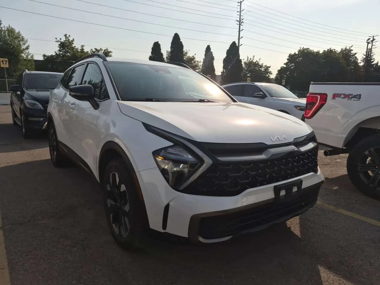 Kia Sportage X LINE/CARFAX/Подгрев/БЯЛА ПЕРЛА, снимка 2 - Автомобили и джипове - 55707909