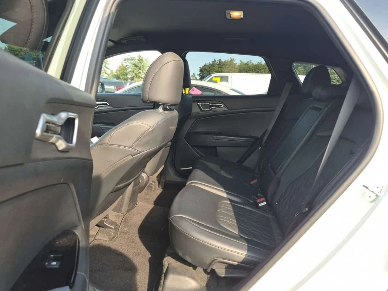 Kia Sportage X LINE/CARFAX/Подгрев/БЯЛА ПЕРЛА, снимка 11 - Автомобили и джипове - 55707909