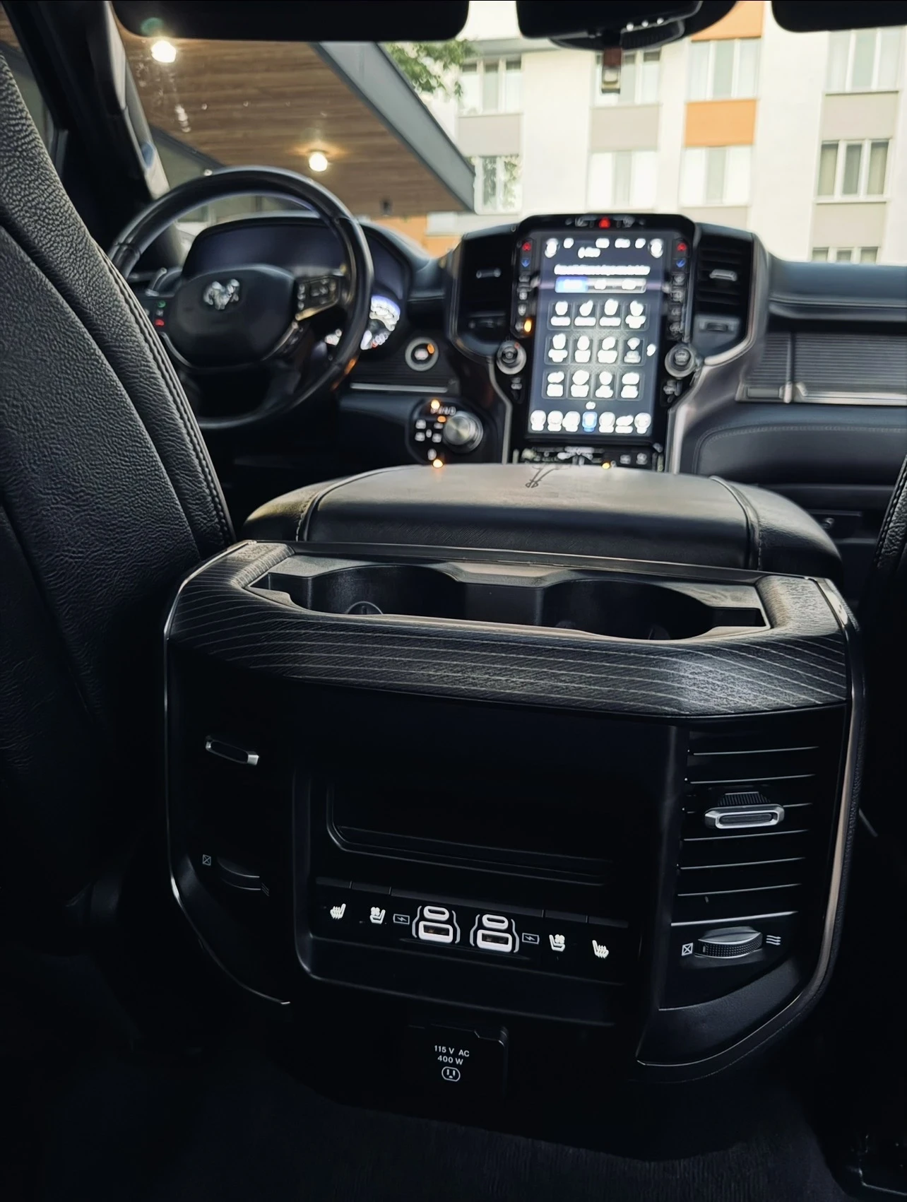 Dodge RAM 1500  LIMITED NIGHT EDITION 5.7 HEMI eTORQUE, снимка 8 - Автомобили и джипове - 55964179