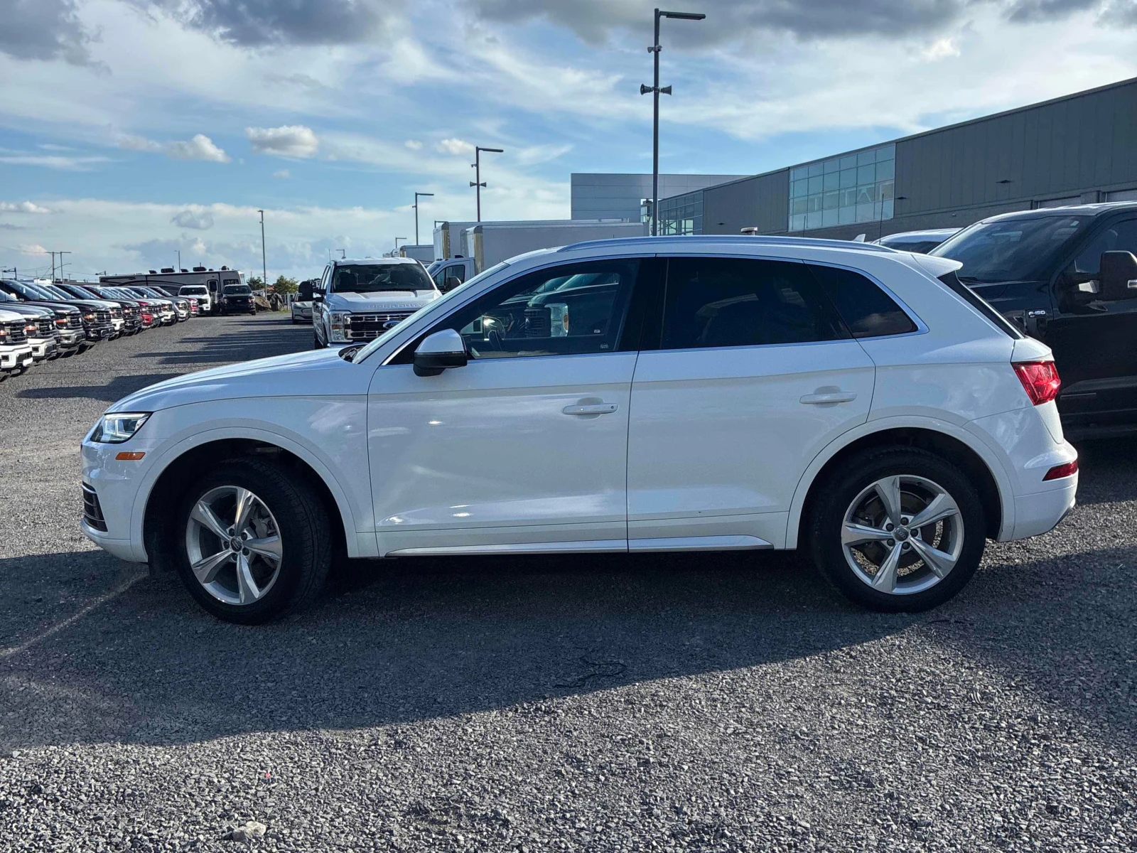 Audi Q5 * Progressiv * CARFAX * БЕЗ ПЪРВОНАЧАЛНА ВНОСКА, снимка 2 - Автомобили и джипове - 56116084