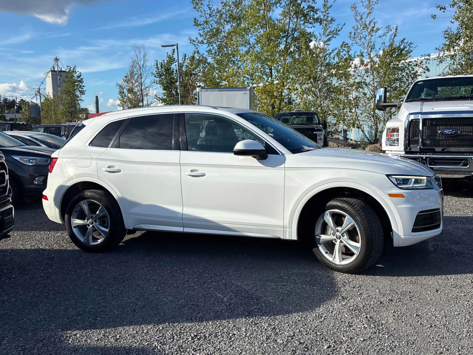 Audi Q5 * Progressiv * CARFAX * БЕЗ ПЪРВОНАЧАЛНА ВНОСКА, снимка 3 - Автомобили и джипове - 56116084