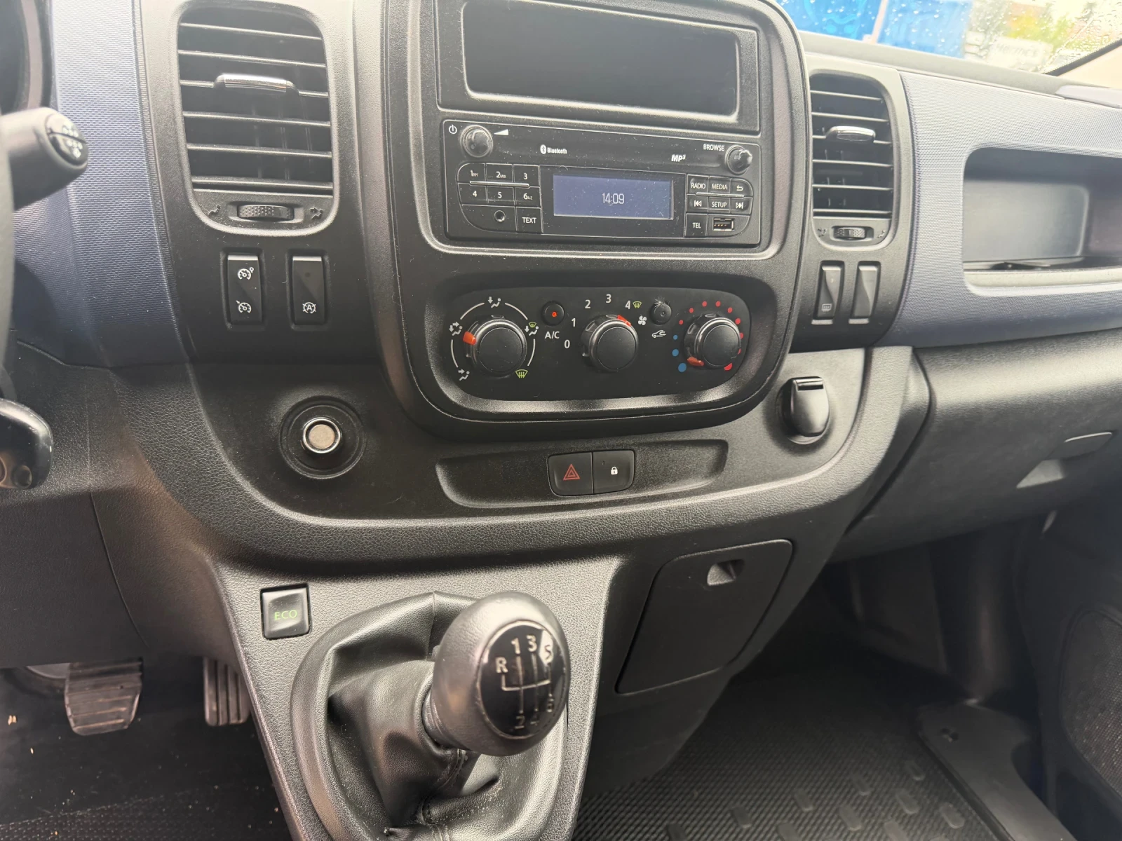 Opel Vivaro TOП!LONG!250XKM!KLIMA!СЕРВИЗЕН!, снимка 13 - Бусове и автобуси - 54367477