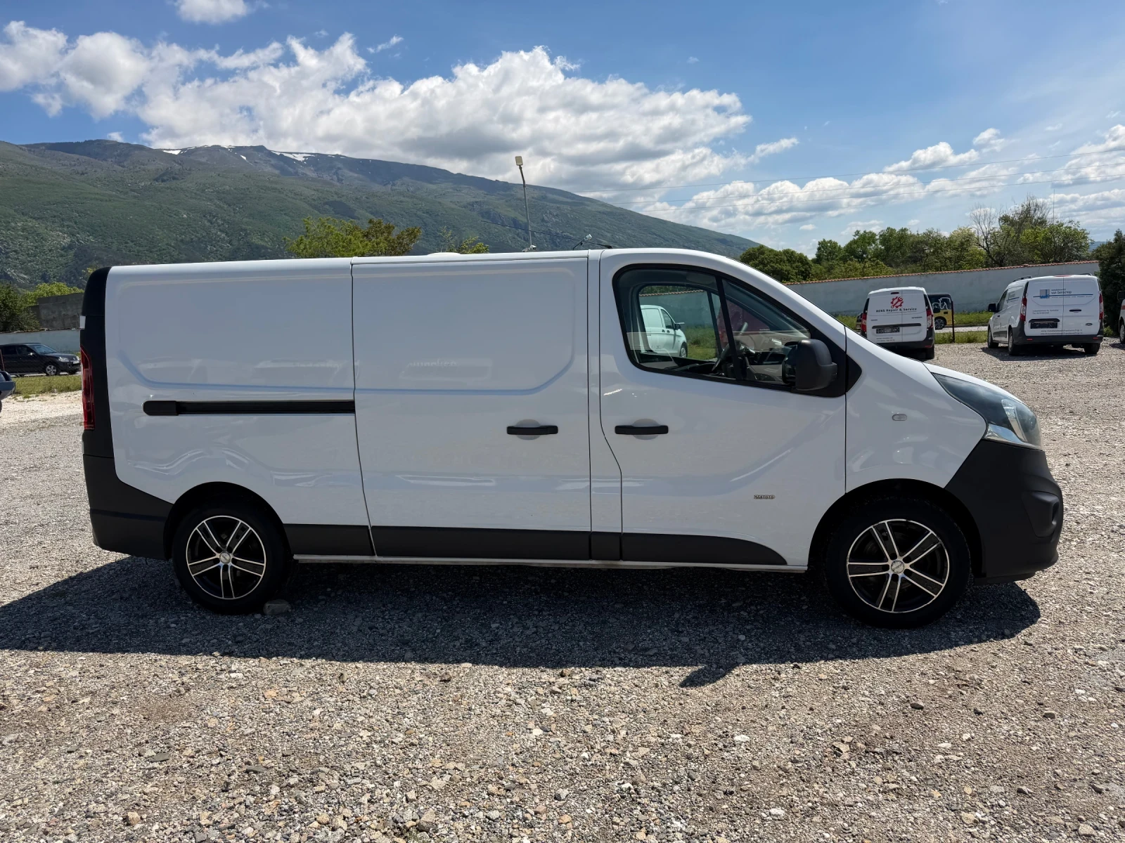 Opel Vivaro TOП!LONG!250XKM!KLIMA!СЕРВИЗЕН!, снимка 2 - Бусове и автобуси - 54367477