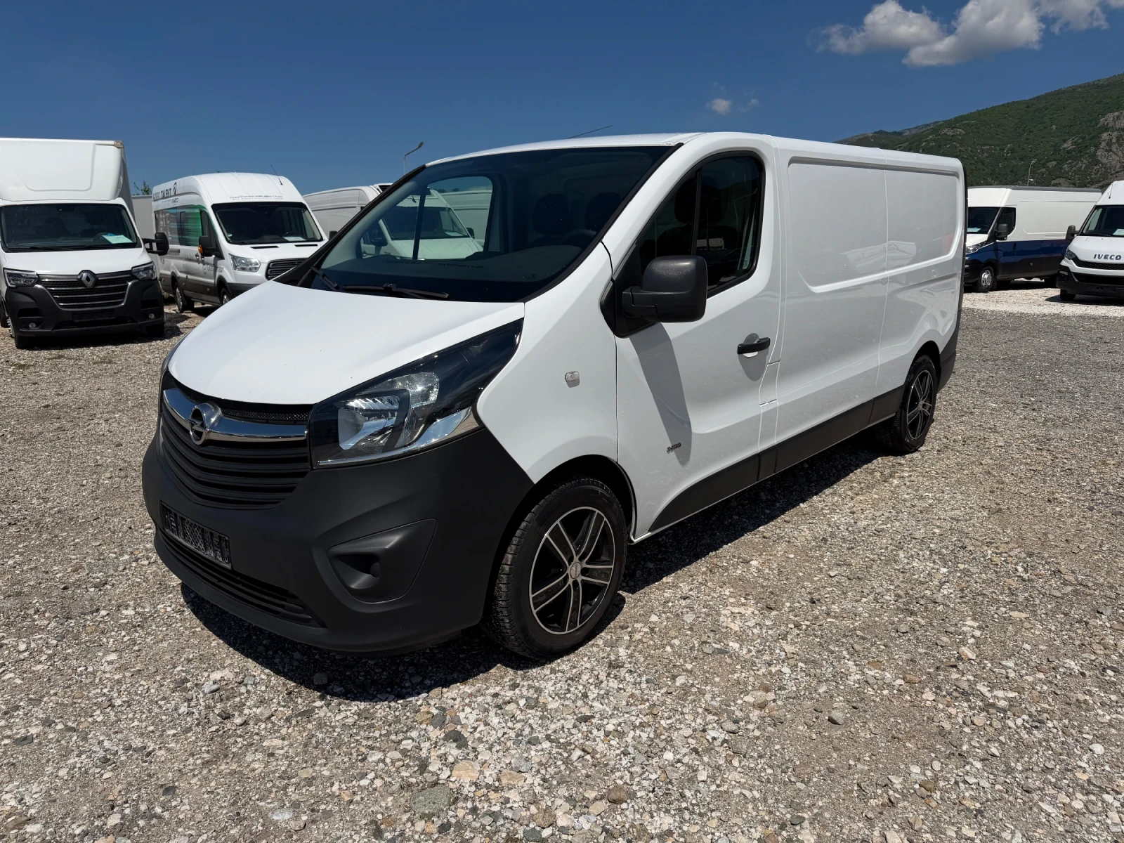 Opel Vivaro TOП!LONG!250XKM!KLIMA!СЕРВИЗЕН!, снимка 4 - Бусове и автобуси - 54367477