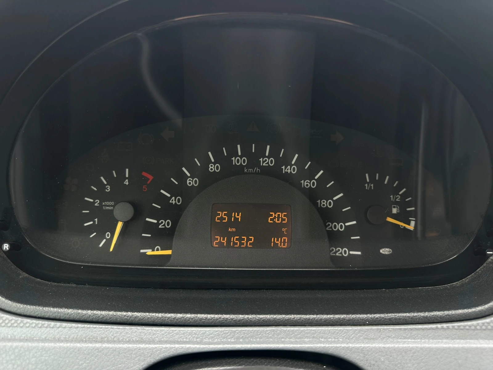 Mercedes-Benz Vito / 2.2 CDI / 8+ 1 / 150 HP /, снимка 16 - Бусове и автобуси - 54609129