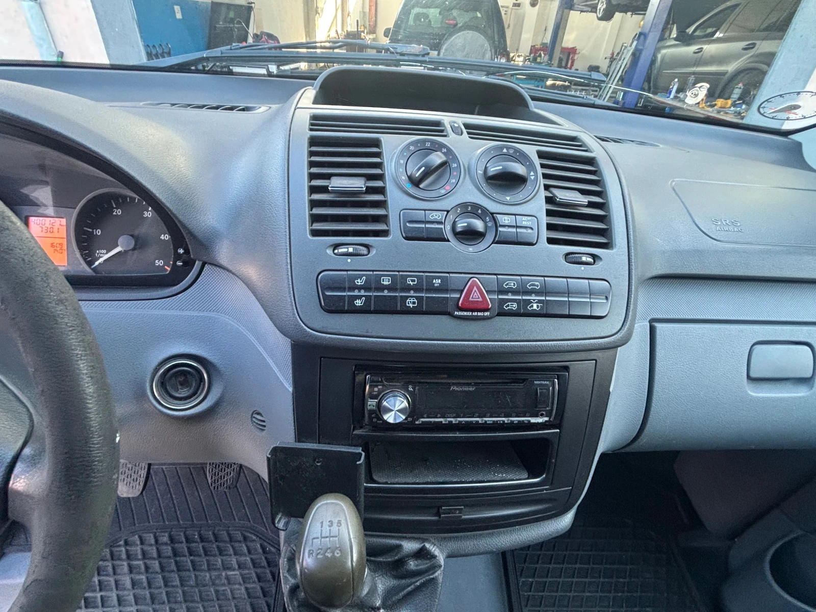 Mercedes-Benz Vito 111 CDI, снимка 10 - Бусове и автобуси - 56217219
