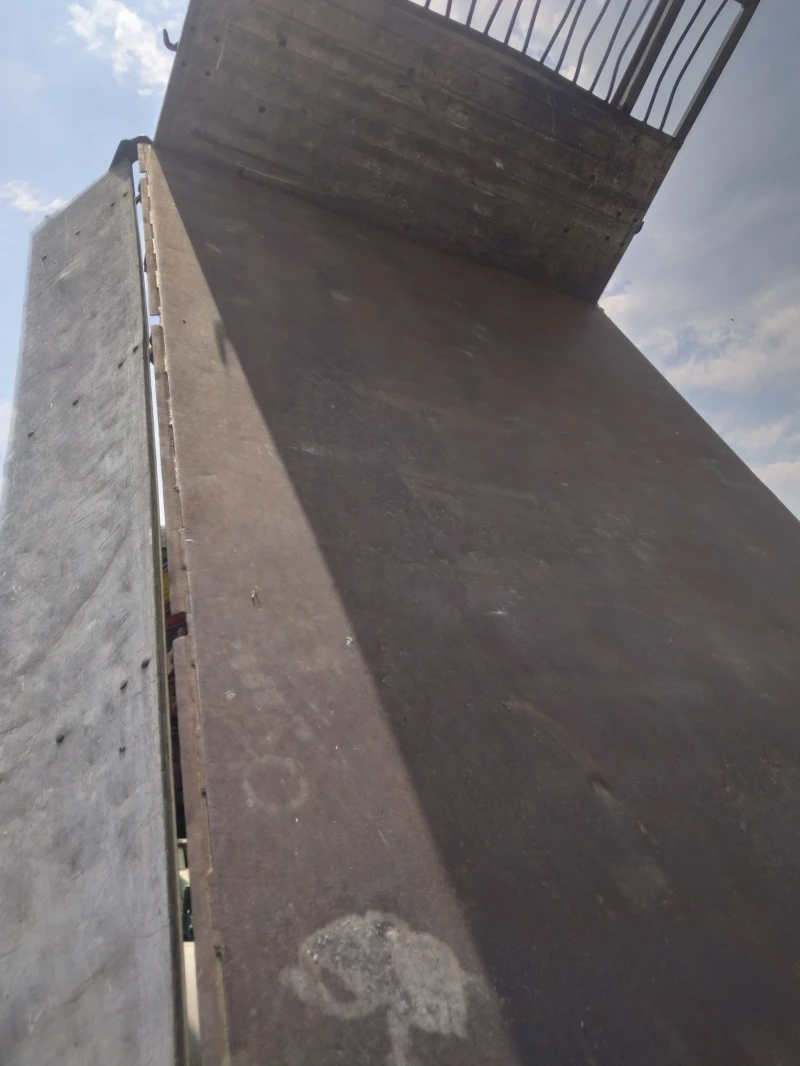 Mercedes-Benz 1117 Самосвал с кран , снимка 3 - Камиони - 52478358