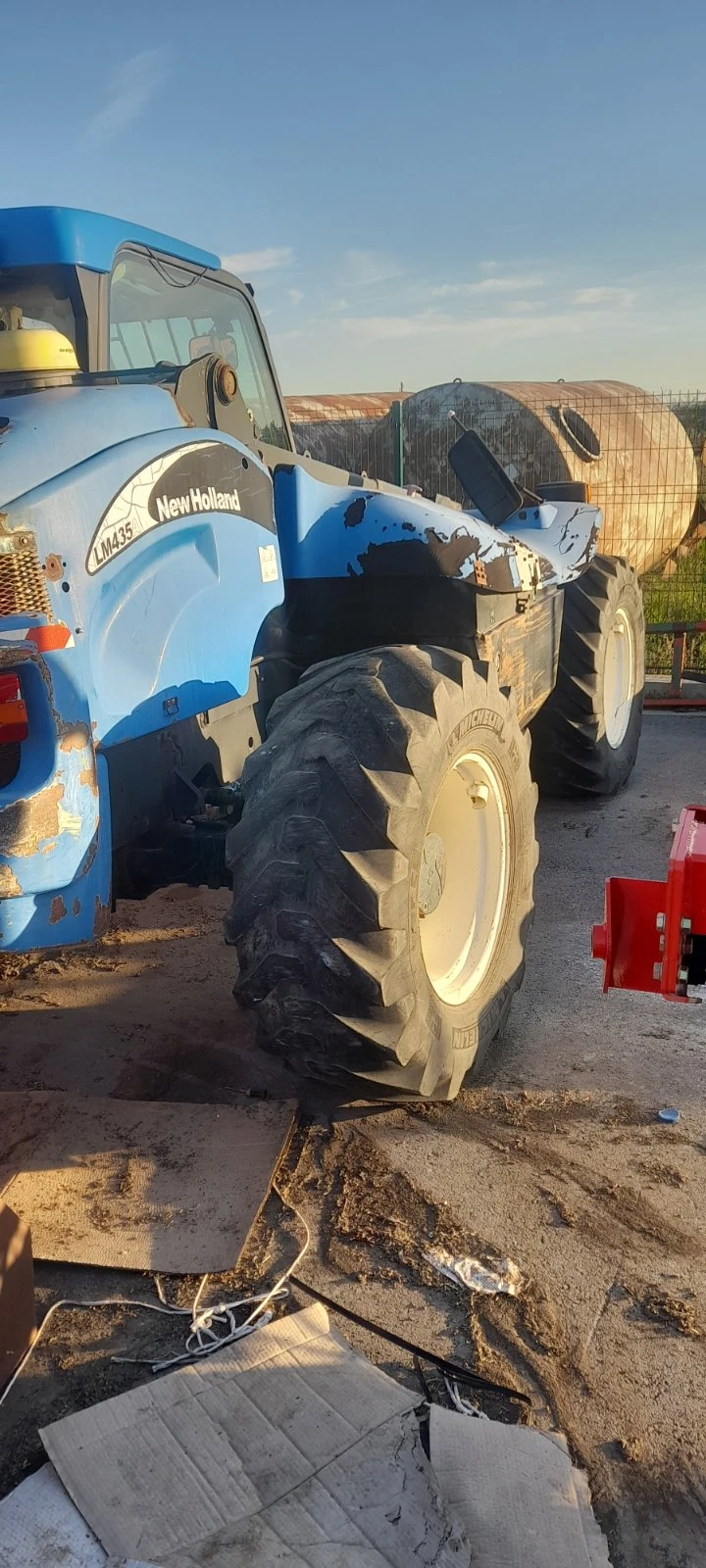 Челен товарач New Holland LM 435 A - изображение 4