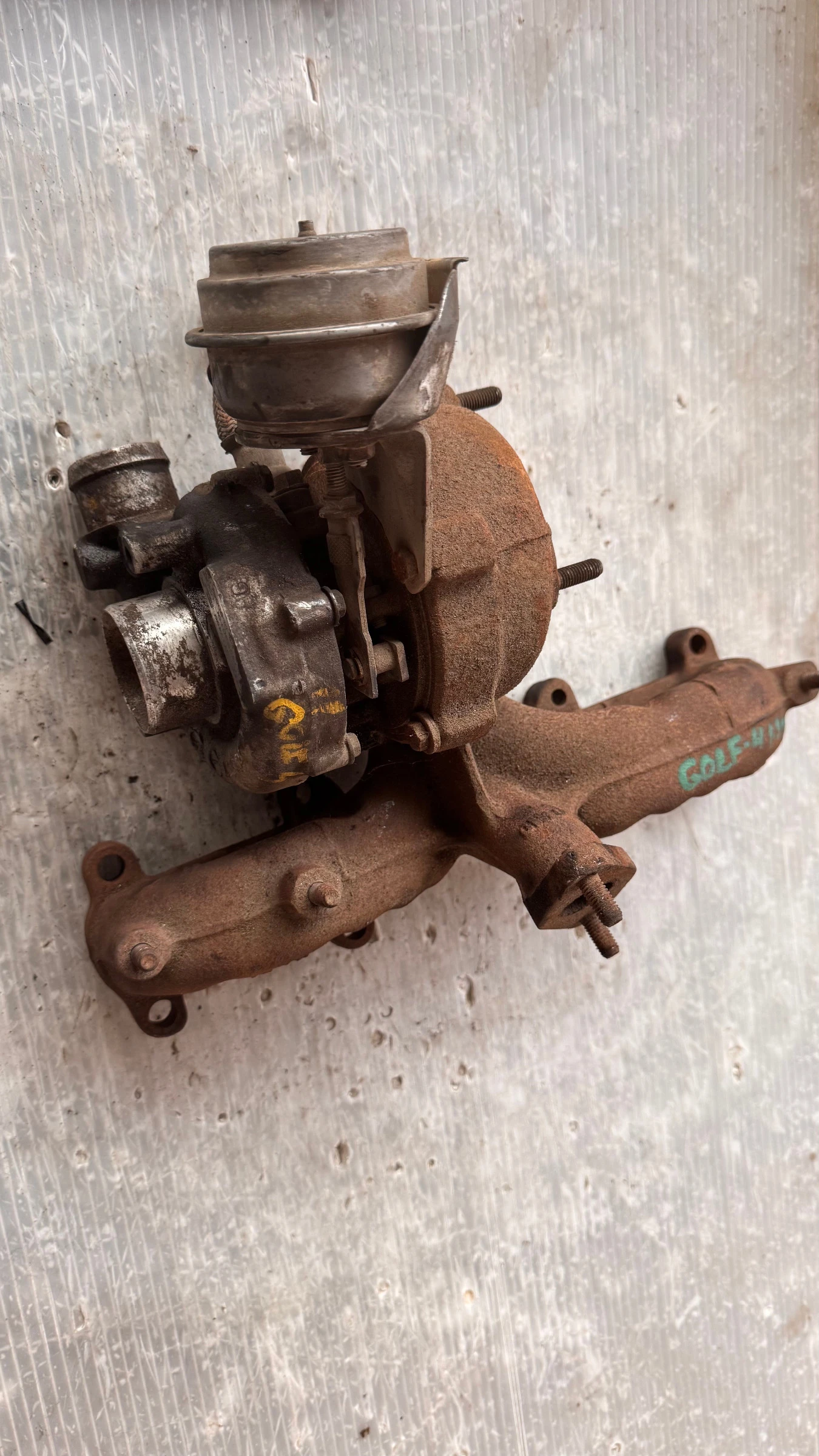   /   VW Golf 4 - GT17490 / DL8000 11 / 038253019C | Mobile.bg   1