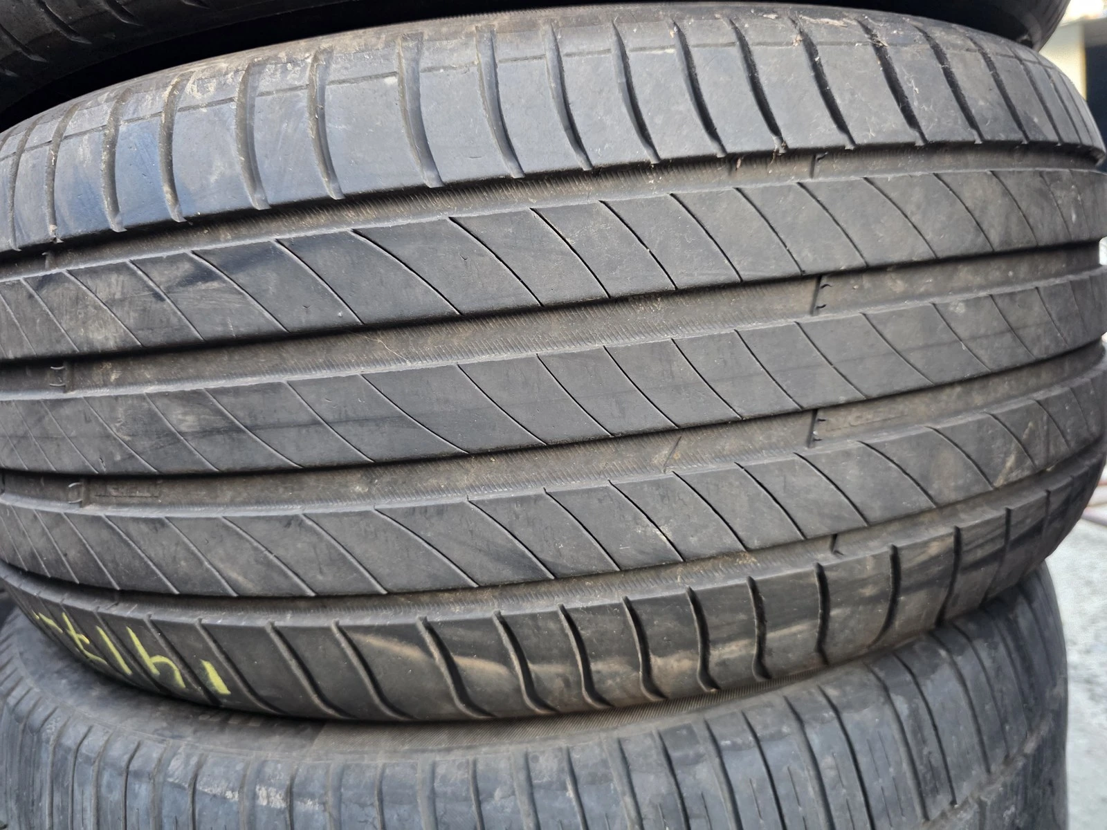 Гуми Летни 225/50R17, снимка 2 - Гуми и джанти - 56664438