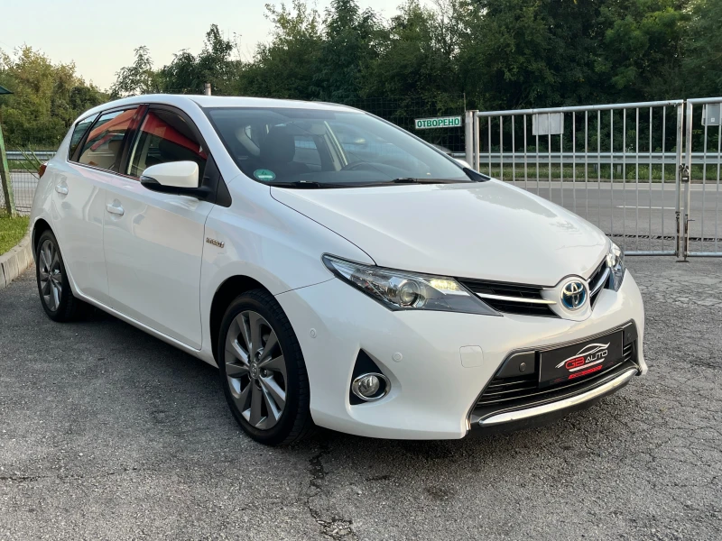 Toyota Auris 1.8 HYBRID, снимка 3 - Автомобили и джипове - 47408826