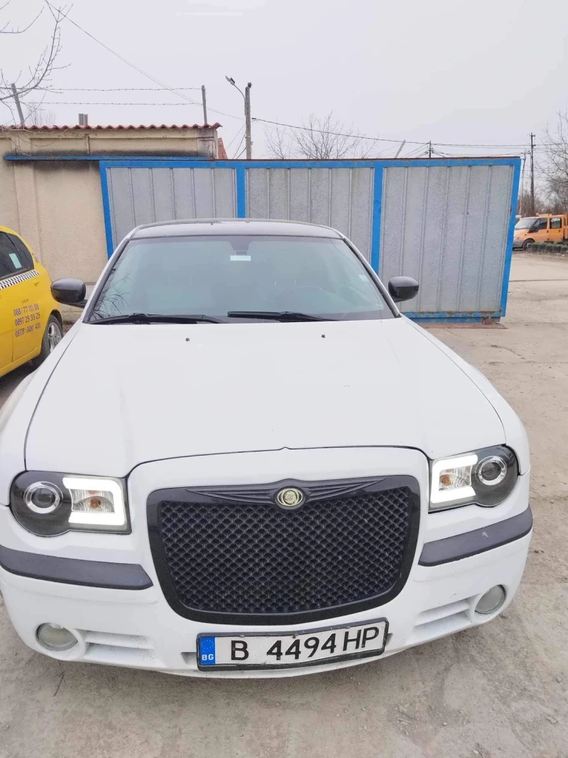 Chrysler 300c 300c, снимка 1 - Автомобили и джипове - 48028050