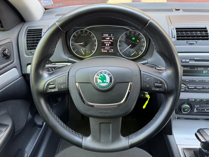 Skoda Octavia 2.0TDI DSG СЕРВИЗНА КНИЖКА С ПЪЛНА ИСТОРИЯ!, снимка 11 - Автомобили и джипове - 51195430