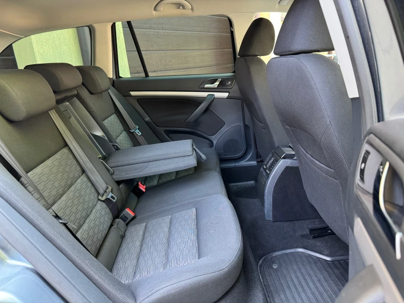 Skoda Octavia 2.0TDI DSG СЕРВИЗНА КНИЖКА С ПЪЛНА ИСТОРИЯ!, снимка 9 - Автомобили и джипове - 51195430