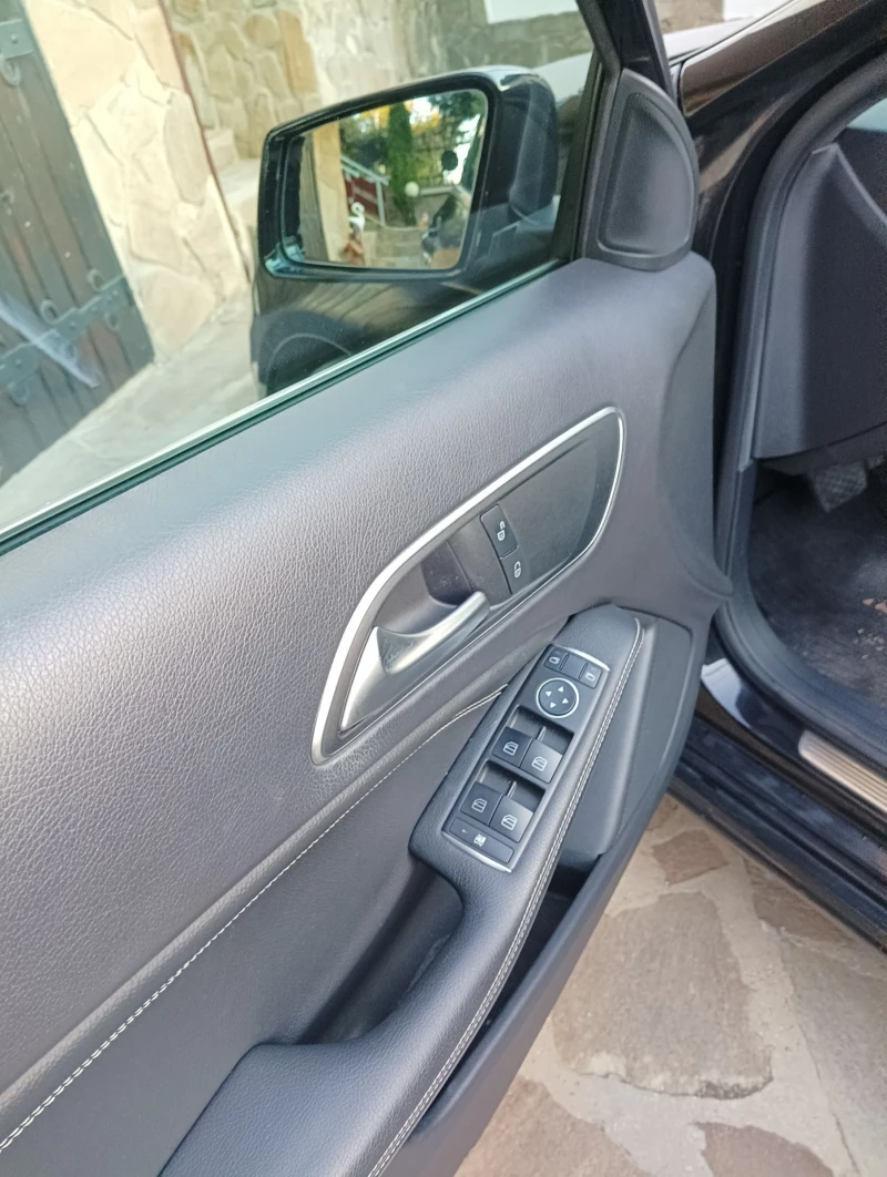 Mercedes-Benz A 220, снимка 8 - Автомобили и джипове - 51957368