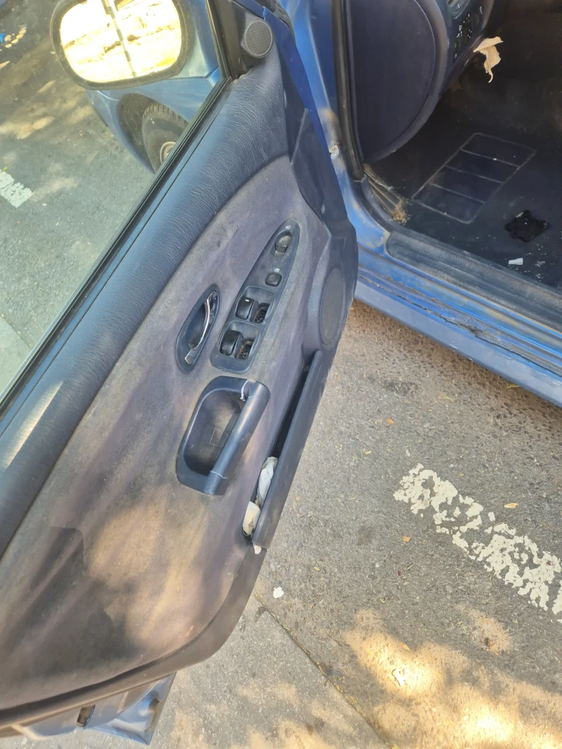 Mitsubishi Carisma 1.8 GDI, снимка 10 - Автомобили и джипове - 52343110