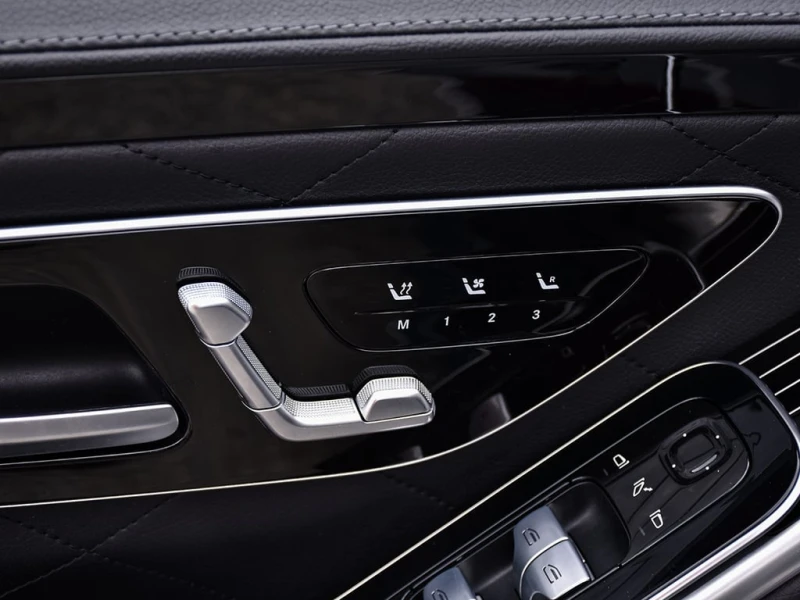 Mercedes-Benz S 580 * 4MATIC* EMARALDGREEN* Navi* BSM* Camera* FullWar, снимка 12 - Автомобили и джипове - 52927507