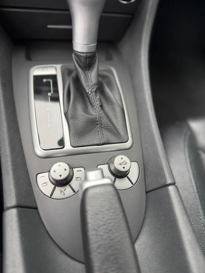 Mercedes-Benz SLK 350 AMG, снимка 12 - Автомобили и джипове - 53479889