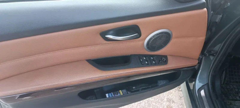 BMW 325 * ДИСТРОНИК* * X-Drive* 218hp* Фейс* , снимка 8 - Автомобили и джипове - 54495488