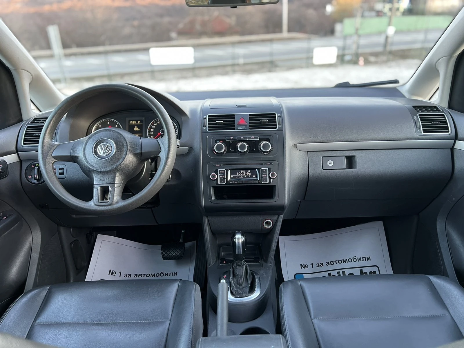 VW Touran 1.6 105к.с. 7места Автомат - изображение 9