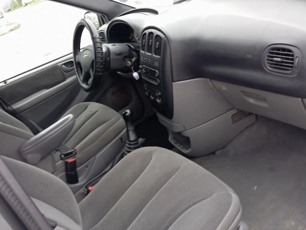 Chrysler Voyager  - изображение 10