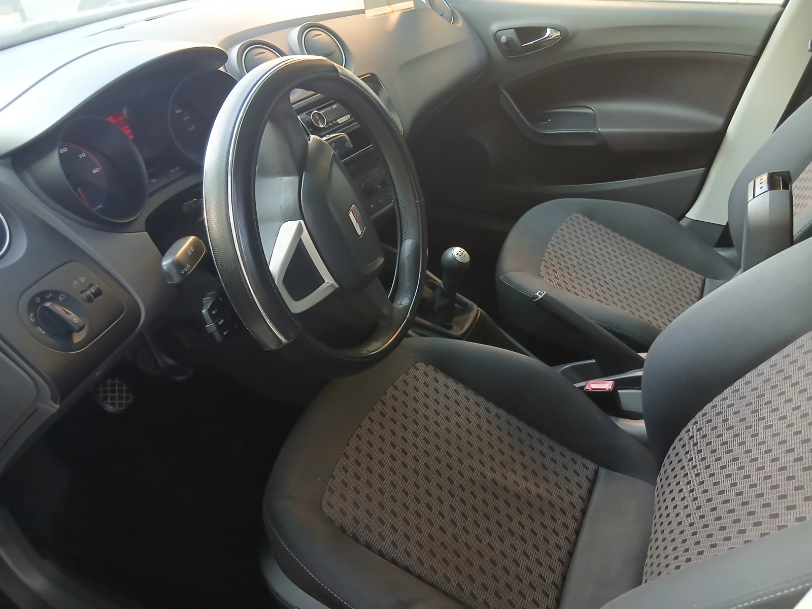 Seat Ibiza 1.4 Benzin  - изображение 9