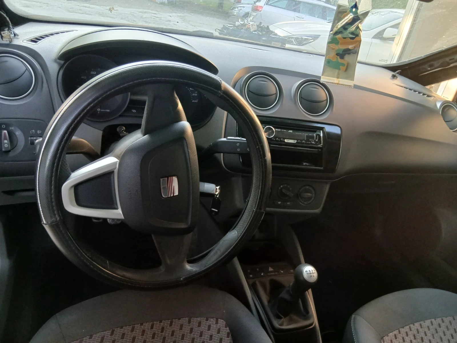 Seat Ibiza 1.4 Benzin  - изображение 7